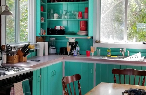 Lubbers Quarters Cay House | Green Bananas Cottage with sandy beach and private dock