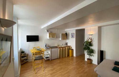 Haie Vigne Apartment | Green Haven - Joli studio - Centre Ville de Caen