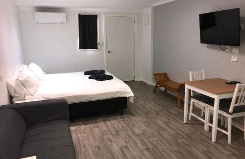 Green Head Ski Chalet | Green Head Caravan Park