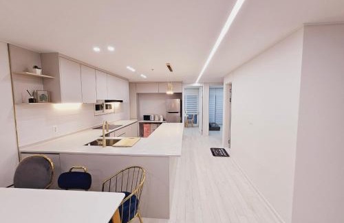 Bucheon Apartment | Green House 부천 패밀리룸 쓰리룸