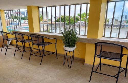 Hato Rey Central House | Green Island