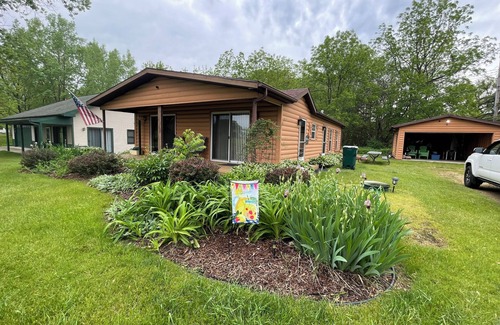 Markesan Cabin | Green Lake Sunrise Getaway - A Pet Friendly Cabin!