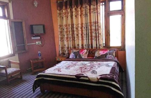 Shogran Hotel | Green Park Hotel Shogran