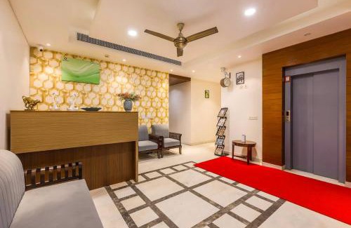 Sector 40 Apartment | Green Retreat Apartments with Garden