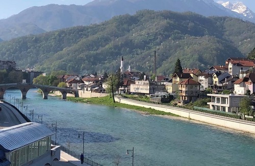 Konjic Apartment | Green River