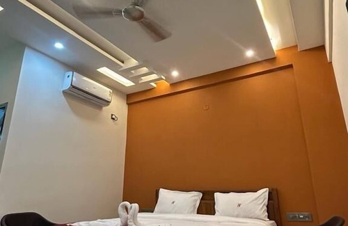 Gubbi Hotel | Green View Suites