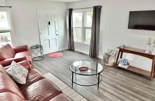 Belmont Heights House | Greenbelt Guesthouse - Unlimited Peace & Privacy Golf Bowling Green & More