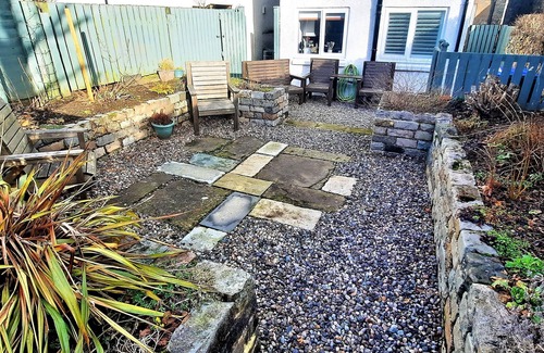 Muthill Cottage | Greenbrae East - a cottage that sleeps 4 guests in 2 bedrooms
