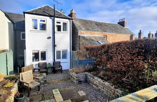 Muthill Cottage | Greenbrae East - a cottage that sleeps 4 guests in 2 bedrooms