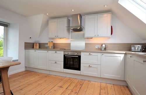 Strachur Villa | Greenlea -Scenic loch-side location, coastal retreat boasts spectacular sea views, sleeps 4