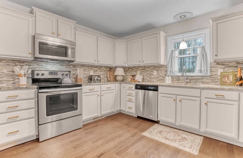 Greensboro House | Greensboro Getaway Villa | Pool + HotTub + Golf + Basketball Court + Pickleball
