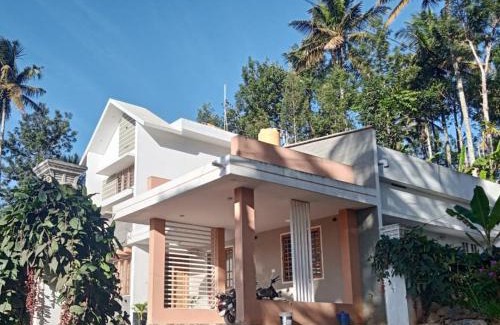Ramakkalmedu House | Greenside Homestay