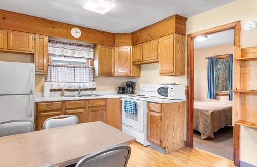 Green Lake Cottage | Greenway Log Cottage - 5