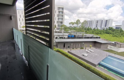 Taman Charming Apartment | Greenwich South Condo
