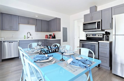 Greenwood House | Greenwood Top-Floor Home: Pet Friendly BY Betterstay