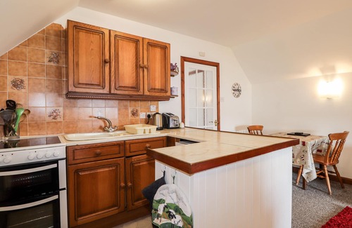 Greshornish Apartment | GRESHORNISH BOATHOUSE, pet friendly, with open fire in Dunvegan
