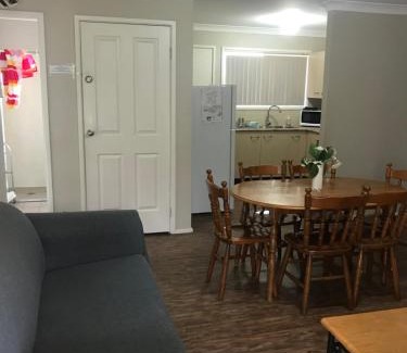 Nowra Apartment | Grey Pebbles