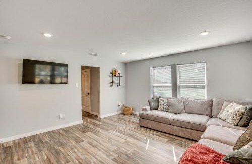 Log Cabin House | Grills and Fire Pit Cedar Creek Reservoir Cabin!