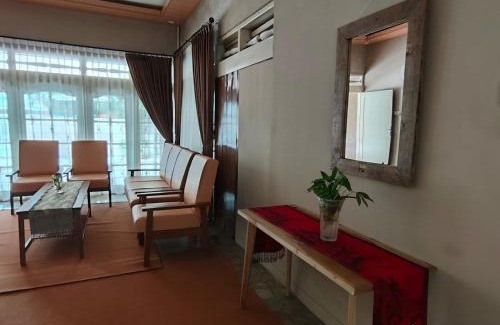 Surakarta House | Griya Al Mukmin Guesthouse Syariah