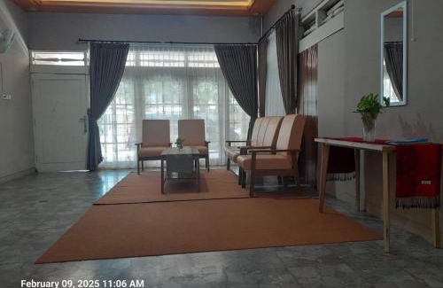 Surakarta House | Griya Al Mukmin Guesthouse Syariah