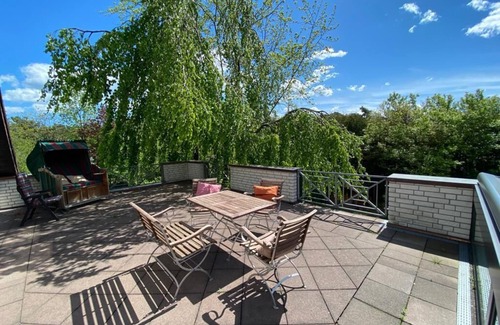 Schloss Holte-Stukenbrock Apartment | Große, Lichtdurchflutete Wohnung mit Dachterrasse und Sauna