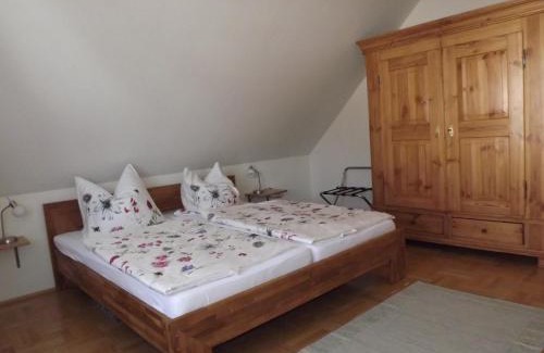Bußleben Apartment | Große Ferienwohnung am grünen Stadtrand