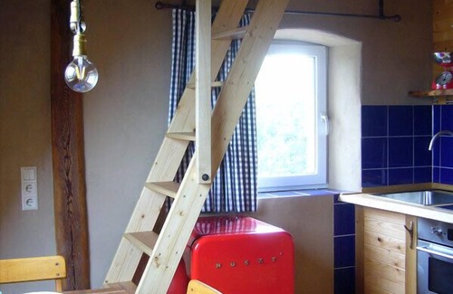 Creglingen Apartment | Großes Nest | FeWo für 4 Personen mit Möbeln aus eigener Werkstatt