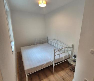 Bad Abbach Apartment | Großzügige 96 qm Wohnung mit 2 Schlafzimmern und großem Wohnzimmer