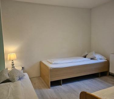Offenburg Apartment | Großzügiges Reihenhaus mit Garten ideal für Geschäftsreisende und Familien bis 8 Personen