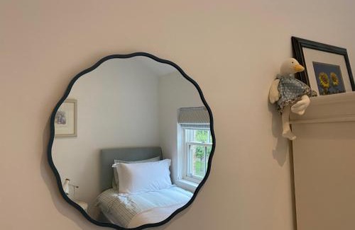 Sheriff Hutton House | Grooms Cottage by Sheriff Hutton Castle near York