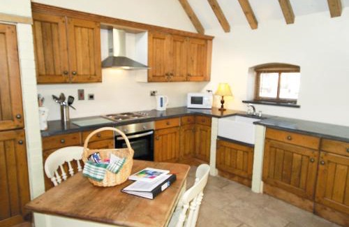 King's Bromley House | Grooms Cottage - E5398