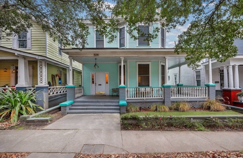 Dixon Park House | Groovy, Historic, Artist's Downtown Victorian Bungalow Near Forsyth Park, ❤️ DOGS