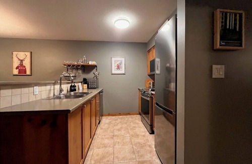 Silver Star Mountain Condo | Ground Floor large Corner Condo - 2 queen beds, Ski in/out, pet-friendly
