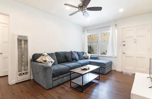 Beverly Hills Apartment | Ground-Floor 1-Bedroom by Beverly Hills Steps from Restaurants, Cafes and Shopping