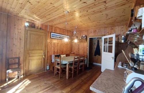 Campertogno Apartment | Ground floor apartment with garden