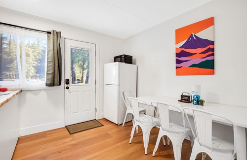 Quilcene Apartment | Ground-floor, dog-friendly hiker's studio with fast WiFi & great location