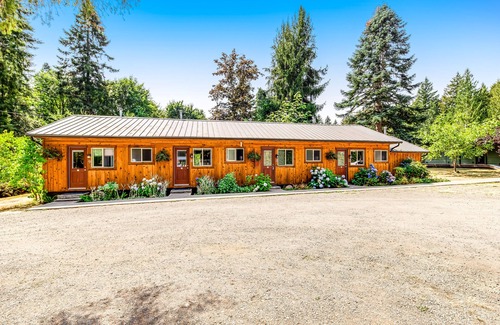 Quilcene Apartment | Ground-floor, dog-friendly hiker's studio with fast WiFi & great location