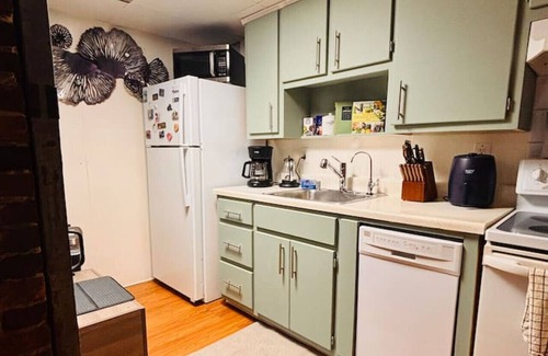 Virginia Highland Apartment | Ground floor flat at Virginia Highlands
