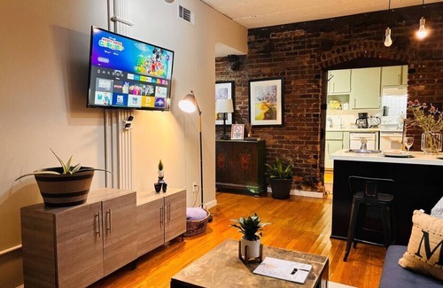 Virginia Highland Apartment | Ground floor flat at Virginia Highlands