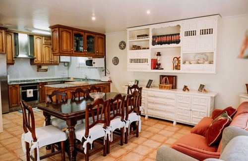 O Rosal Ski Chalet | Ground floor house with pool