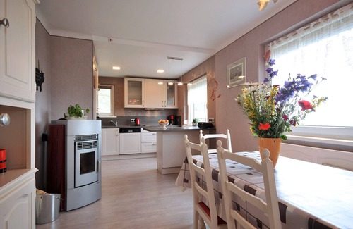 Haegen Apartment | GROUND FLOOR LEVEL IN HOUSE - OWNERS ON 1ST FLOOR