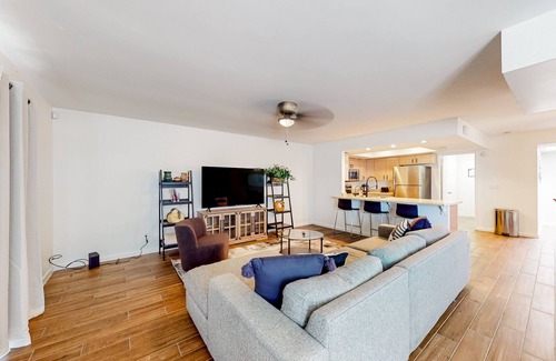 Tempe House | Ground-floor townhome with private yard/patio & on-site pools - dog-friendly