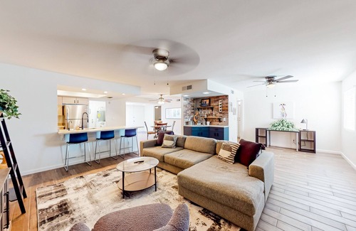 Tempe House | Ground-floor townhome with private yard/patio & on-site pools - dog-friendly