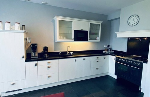's-Heer Abtskerke House | Group accommodation for 14 to 16 people with sauna, whirlpool, and internet