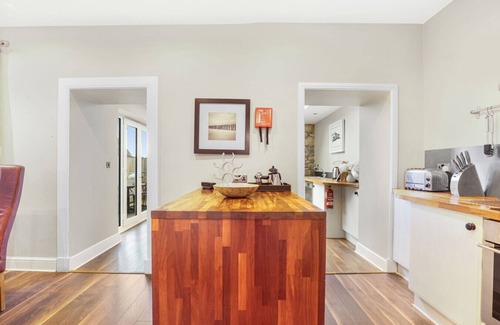 Bamburgh House | Grove Cottage - North East Escapes