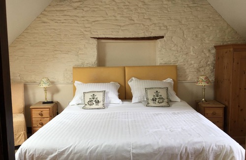 Leominster Bed & Breakfast | Grove Farm Direct