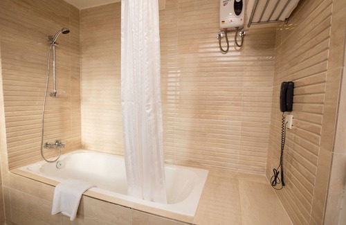 Wellawatta South Hotel | GSH Colombo