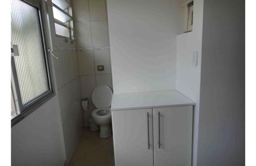 Jardim Belmar Apartment | Guarujá, apartamento a 100 metros da praia da enseada.