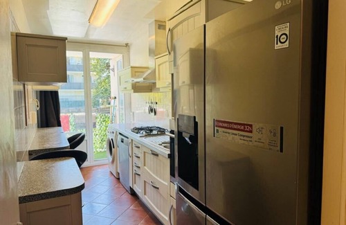 Villeneuve-Saint-Georges Bed & Breakfast | GUEST ROOM