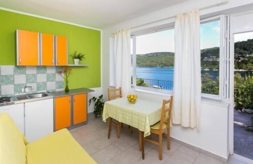 Polace Apartment | Guest House Busurelo - One Bedroom Apartment with Sea View